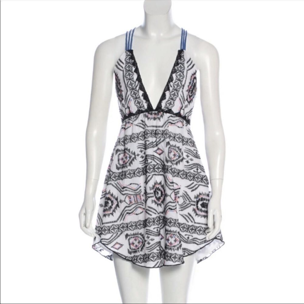 ⭐️SAYLOR Embroidered Mini‎ Dress